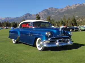 1953 Pontiac blue and white