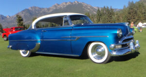 1953 Pontiac blue and white