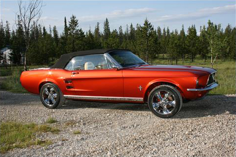 18 67-Mustang-orange-and-black3